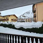 Splendid 300 Meters From The Slopes Apartamento La Thuile